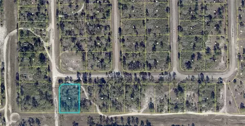 347 Mines St, Lehigh Acres, FL 33972