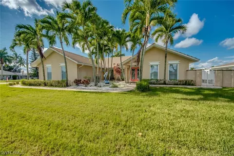 1814 Palaco Grande Pkwy, Cape Coral, FL 33904