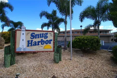 4401 Country Club Blvd #B4, Cape Coral, FL 33904