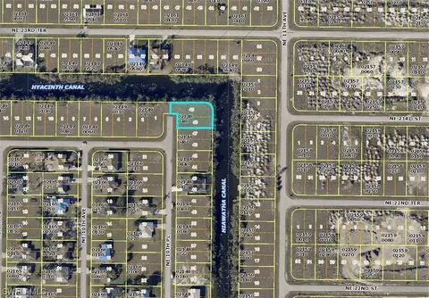 2305 NE 10th Pl, Cape Coral, FL 33909