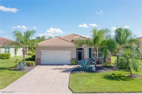 3212 Birch Tree Ln, Alva, FL 33920