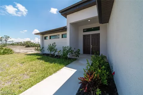 1209 NE 7th Ave, Cape Coral, FL 33909
