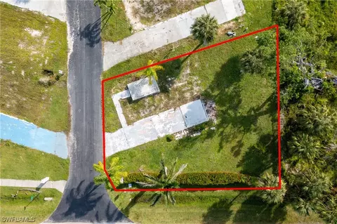 125 Ash Ln, Fort Myers, FL 33908