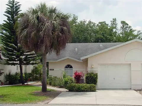 12243 Londonderry Ln, Bonita Springs, FL 34135
