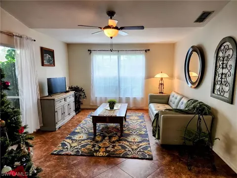 9350 Pineapple Rd, Fort Myers, FL 33967