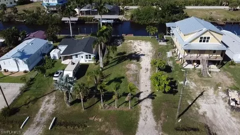 3288 Eighth Ave, Saint James City, FL 33956