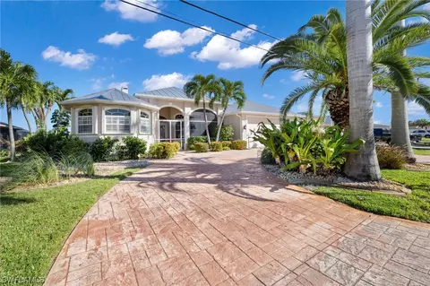 2027 Cornwallis Pkwy, Cape Coral, FL 33904