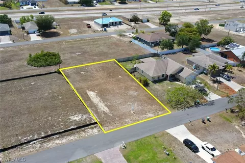 628 NE Juanita Ct, Cape Coral, FL 33909