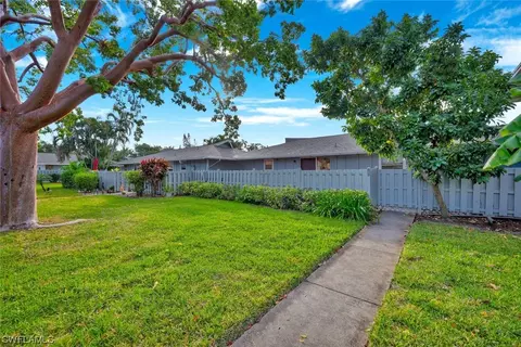 429 Island Cir #5, Fort Myers, FL 33919