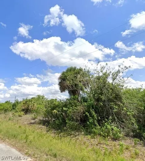 229 Nautilus Ave, Labelle, FL 33935