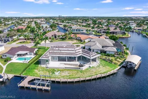 6634 Joanna Cir, Fort Myers, FL 33919