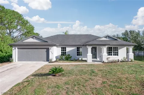 2506 39th St W, Lehigh Acres, FL 33971