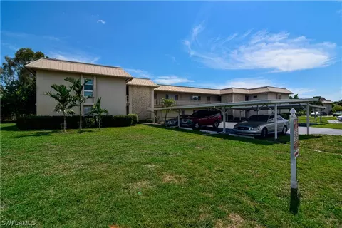 1915 W Lakeview Blvd #2, North Fort Myers, FL 33903