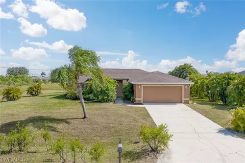 924 Champion Ave, Lehigh Acres, FL 33971