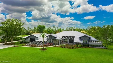 9025 Ligon Ct, Fort Myers, FL 33908