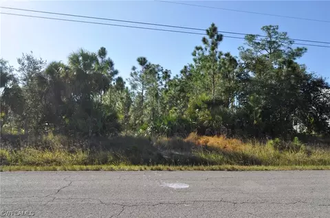 907 Glenn Ave, Lehigh Acres, FL 33972