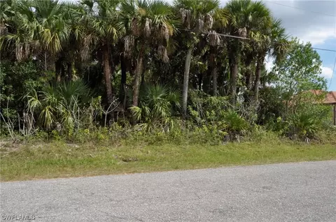 704 Desoto Ave, Lehigh Acres, FL 33972