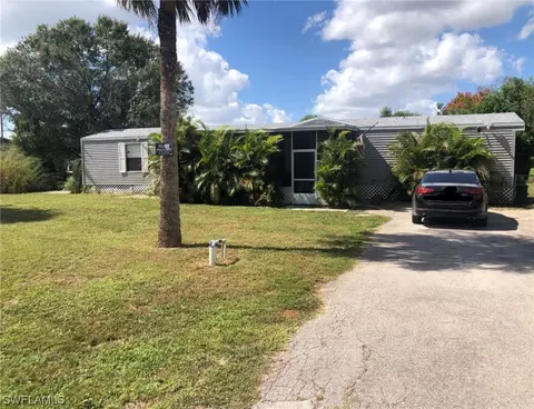 8386 Suncoast Dr, North Fort Myers, FL 33917