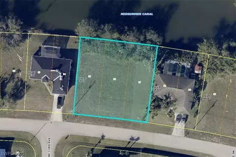 2305 NE 25th Ter, Cape Coral, FL 33909