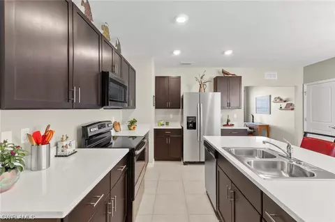 8793 Swell Brooks Ct, North Fort Myers, FL 33917
