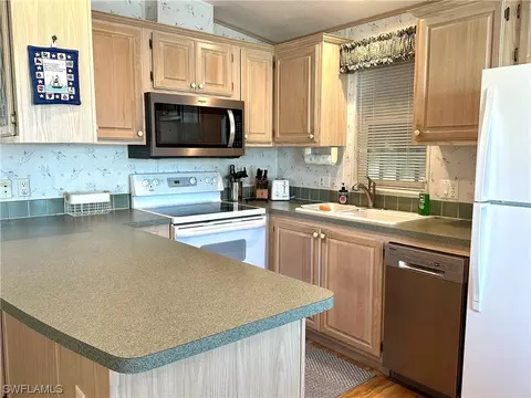 4721 Robert E Lee Blvd W, Estero, FL 33928 photo 4