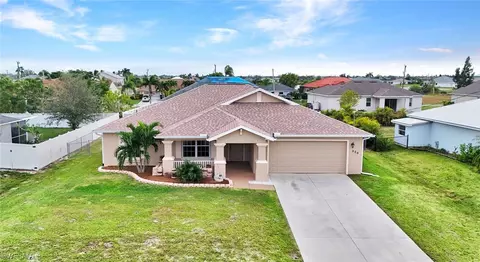 320 NE 19th Ter, Cape Coral, FL 33909
