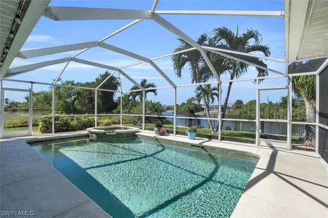 2113 NE 4th St, Cape Coral, FL 33909