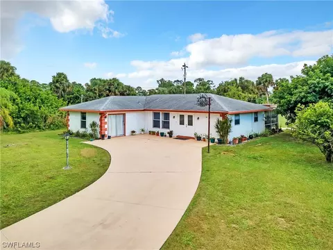 1902 E 6th St, Lehigh Acres, FL 33936