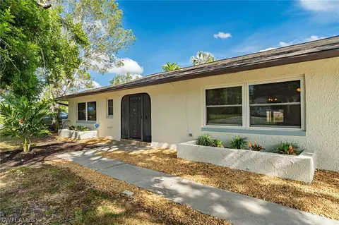 8518 Exeter St, Fort Myers, FL 33907
