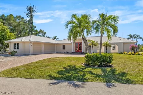 969 Whelk Dr, Sanibel, FL 33957