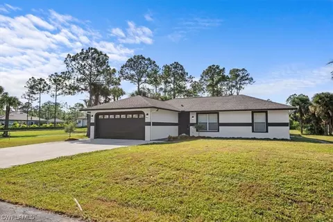2626 10th Ave NE, Naples, FL 34120