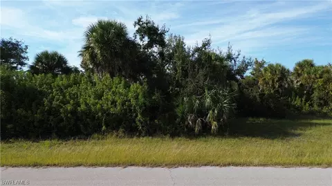 136 April Rd, Rotonda West, FL 33947