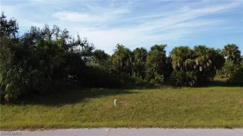 138 April Rd, Rotonda West, FL 33947