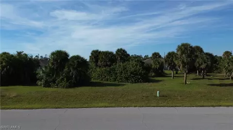 140 April Rd, Rotonda West, FL 33947