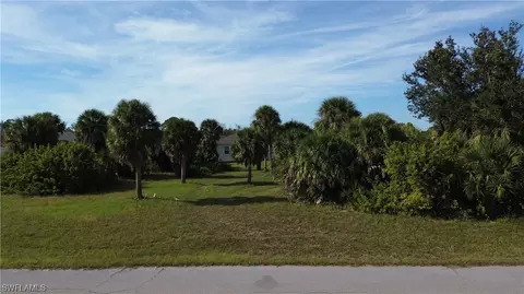 142 April Rd, Rotonda West, FL 33947