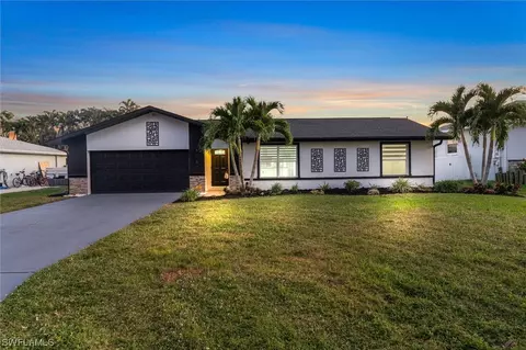 6067 Macbeth Ln, Fort Myers, FL 33908