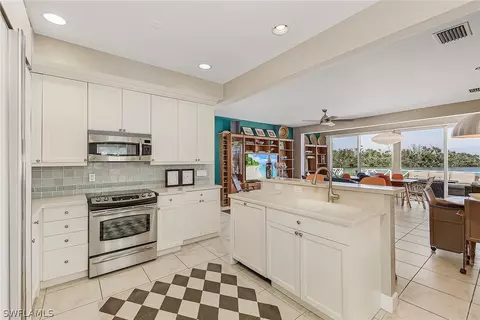 Kitchen - 519 Useppa Is, Captiva, FL 33924 photo 2 of 4