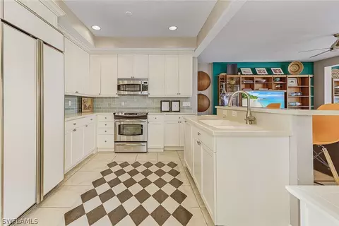 Kitchen - 519 Useppa Is, Captiva, FL 33924 photo 3 of 4