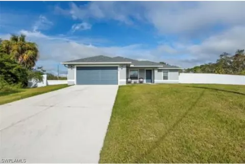 8110 Mesa Ct, Labelle, FL 33935