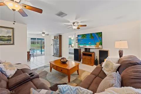 396 Bay Meadows Dr, Naples, FL 34113 photo 4