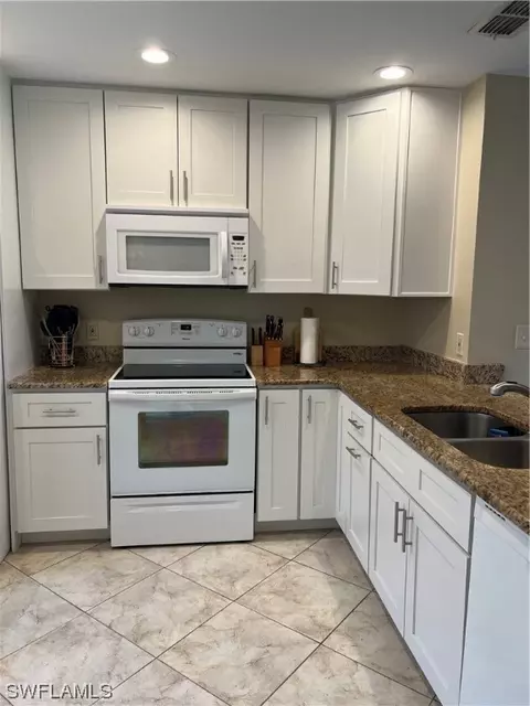 11110 Caravel Cir #302, Fort Myers, FL 33908