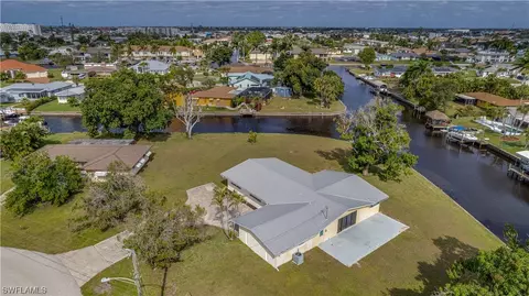 5213 Versailles Ct, Cape Coral, FL 33904