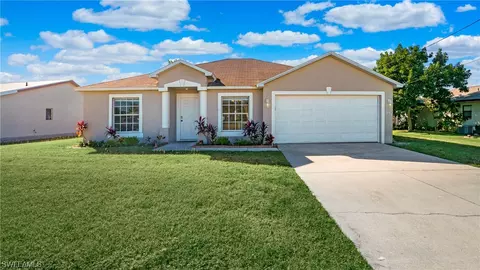 1626 SE 16th St, Cape Coral, FL 33990