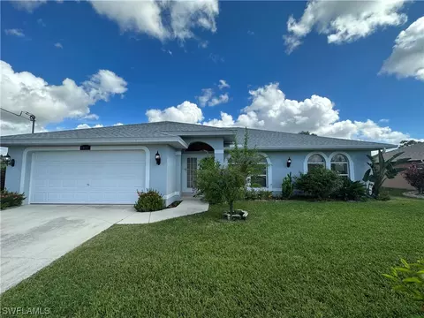 1021 SW 8th Pl, Cape Coral, FL 33991