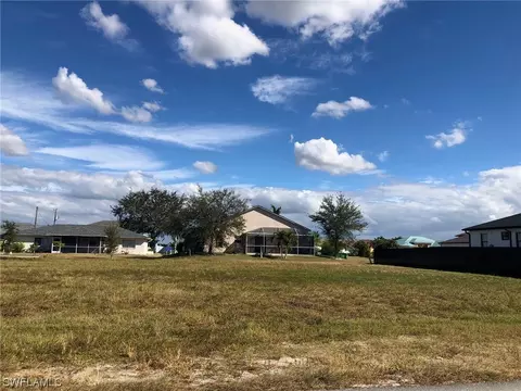 105 SW 33rd Pl, Cape Coral, FL 33991