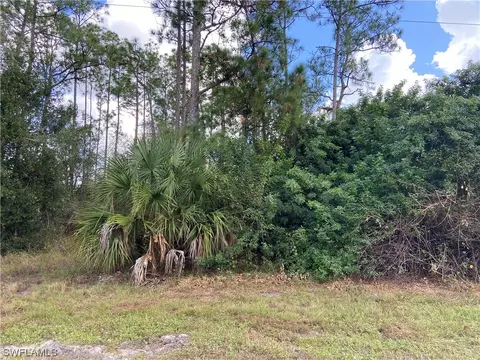 916 Johns Ave, Lehigh Acres, FL 33972