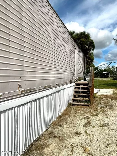 1209 Click Dr, Moore Haven, FL 33471 photo 5