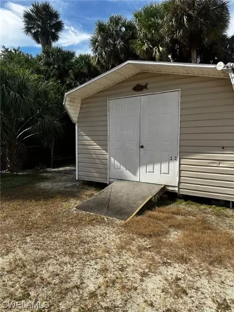 1209 Click Dr, Moore Haven, FL 33471 photo 4