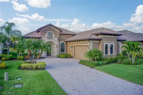 8813 Sarita Ct, Fort Myers, FL 33912
