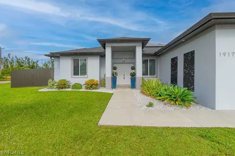 1917 SW 10th Ter, Cape Coral, FL 33991
